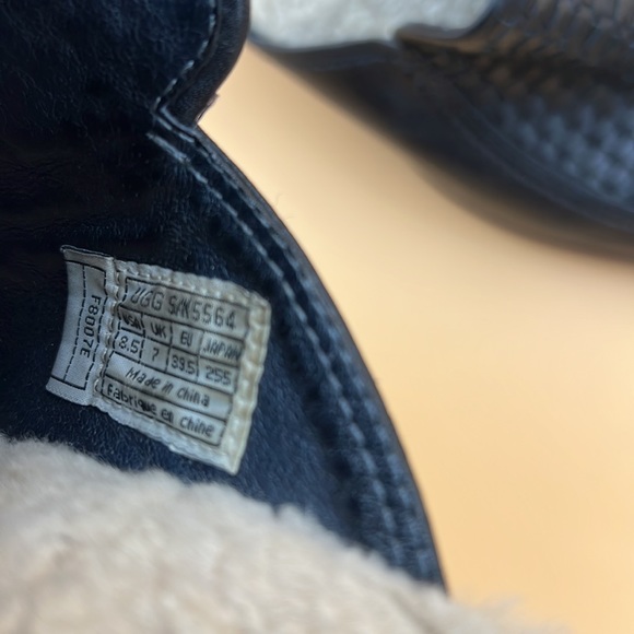 UGG | Leather Clogs - Picture 12 of 12